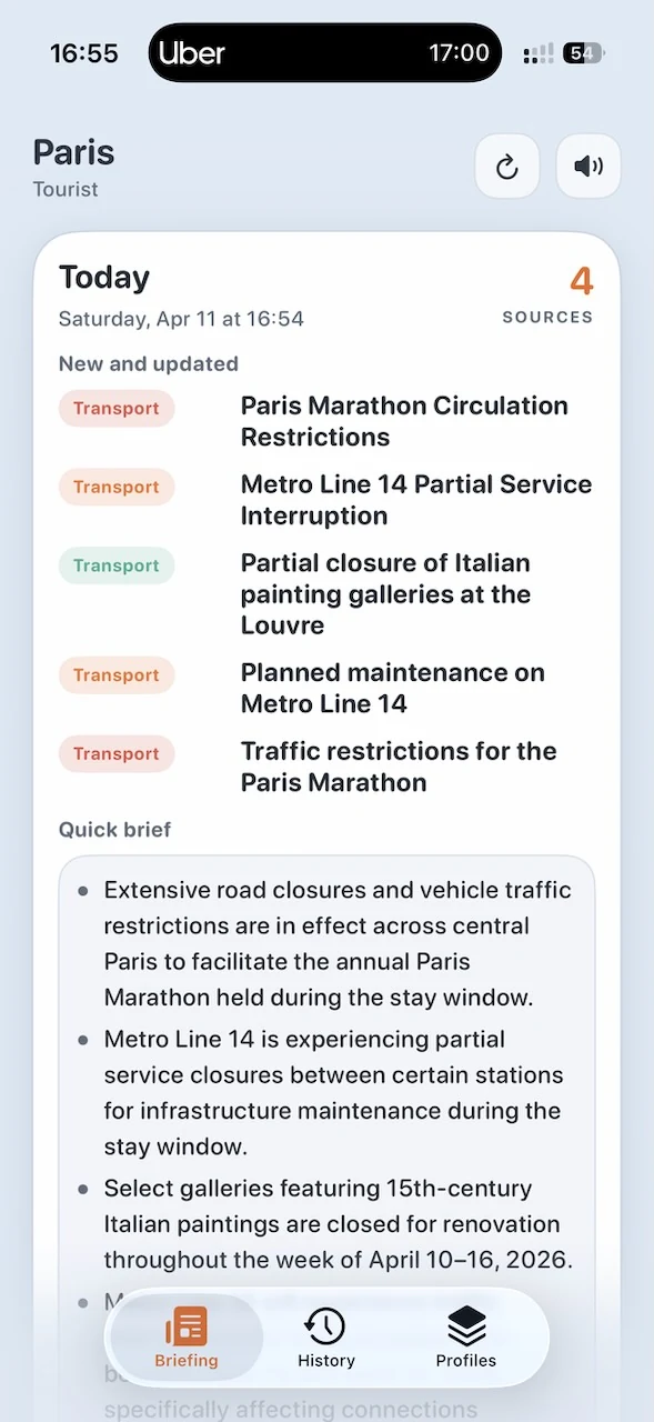 Tourist mode — Paris transport alerts in English.